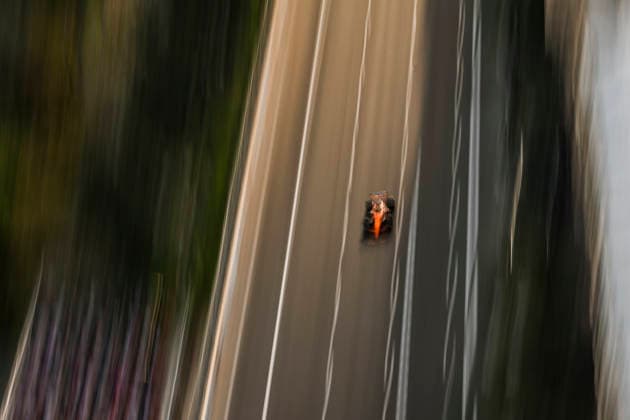 F1 - AZERBAIJAIN GRAND PRIX 2026 01 NORRIS Lando (gbr), McLaren F1 Team MCL40, action during the 2026 Formula 1 Azerbaijan Grand Prix, 15th round of the 2026 Formula One World Championship, WM, Weltmeisterschaft from September 24 to 26, 2026 on the Baku City Circuit, in Baku, Azerbaijan - BakuAzerbaijan  Copyright: xXavixBonillax