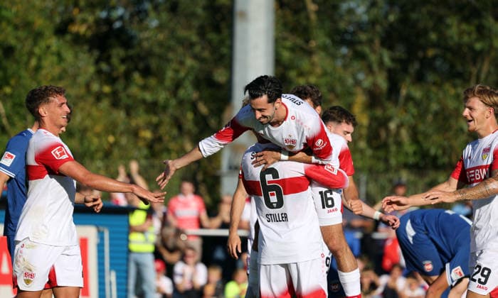 25.09.26 VfB Stuttgart - 1. FC Heidenheim Deutschland, Weinstadt, 25.09.2026, Fussball, Bundesliga, Saison 2026 2027, Testspiel, VfB Stuttgart - 1. FC Heidenheim: Atakan Karazor (VfB Stuttgart); Jubel Tor 1:0 Karazor.