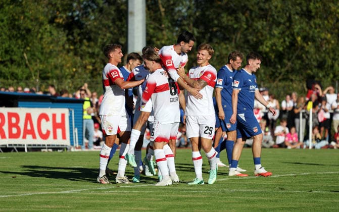 25.09.26 VfB Stuttgart - 1. FC Heidenheim Deutschland, Weinstadt, 25.09.2026, Fussball, Bundesliga, Saison 2026 2027, Testspiel, VfB Stuttgart - 1. FC Heidenheim: Atakan Karazor (VfB Stuttgart); Jubel Tor 1:0 Karazor.