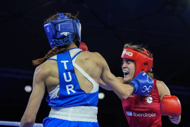 2026 European Boxing Championships SOFIA, BULGARIA - SEPTEMBER 25: Hatice Akbas (blue) of Turkiye in action against Laura Fuertes Fernandez (red) of Spain during the Elite Women s 51kg Final at the 2026 European Boxing Elite Championships at the Asics Arena Sports Hall in Sofia, Bulgaria, on September 25, 2026. Osmancan Gurdogan Anadolu Sofia Bulgaria. Editorial use only. Please get in touch for any other usage.  Copyright: x2026xAnadoluxOsmancanxGurdoganx
