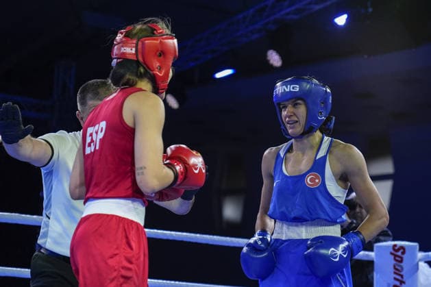 2026 European Boxing Championships SOFIA, BULGARIA - SEPTEMBER 25: Hatice Akbas (blue) of Turkiye in action against Laura Fuertes Fernandez (red) of Spain during the Elite Women s 51kg Final at the 2026 European Boxing Elite Championships at the Asics Arena Sports Hall in Sofia, Bulgaria, on September 25, 2026. Osmancan Gurdogan Anadolu Sofia Bulgaria. Editorial use only. Please get in touch for any other usage.  Copyright: x2026xAnadoluxOsmancanxGurdoganx
