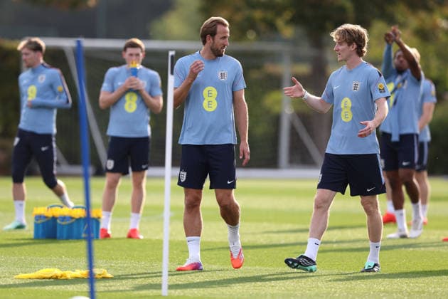 England Training 25 September 2026, Enfield - International Football - England Training - Harry Kane and Anthony Gordon - Photo: Charlotte Wilson Offside. Enfield UK Copyright: xCharlottexWilsonx xOffsidexOffside
