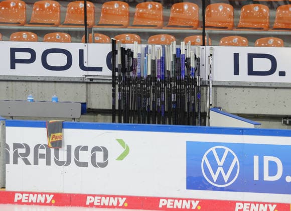 Eishockeyschlaeger Eishockey, DEL, Penny DEL, Herren, Maenner, Saison 2026 2027 Grizzlys Wolfsburg gegen Schwenninger Wild Wings