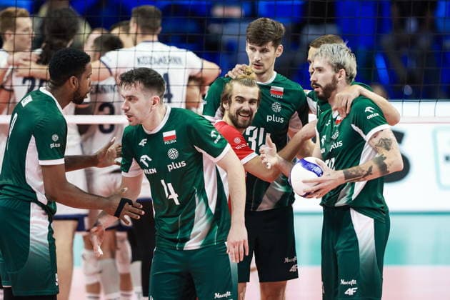 25.09.2026 MEDIOLAN WLOCHY ( MILAN ITALIA ) UNIPOL FORUM SIATKOWKA MEZCZYZN MISTRZOSTWA EUROPY W SIATKOWCE 1 2 FINALU RUNDA FINALOWA ( CEV EUROVOLLEY 2026 MEN FINAL ROUND SEMI FINAL MATCHES MEN S VOLLEYBALL GAME POLAND - SLOVENIA ) MECZ POLSKA - SLOWENIA NZ. WILFREDO LEON VENERO . MARCIN KOMENDA , JAKUB POPIWCZAK , SZYMON JAKUBISZAK , TOMASZ FORNAL FOTO JAKUB PIASECKI CYFRASPORT NEWSPIX.PL --- newspix.pl 