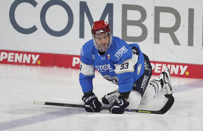 Warm up Sebastian Uvira (Schwenninger Wild Wings) Eishockey, DEL, Penny DEL, Herren, Maenner, Saison 2026 2027 Grizzlys Wolfsburg gegen Schwenninger Wild Wings