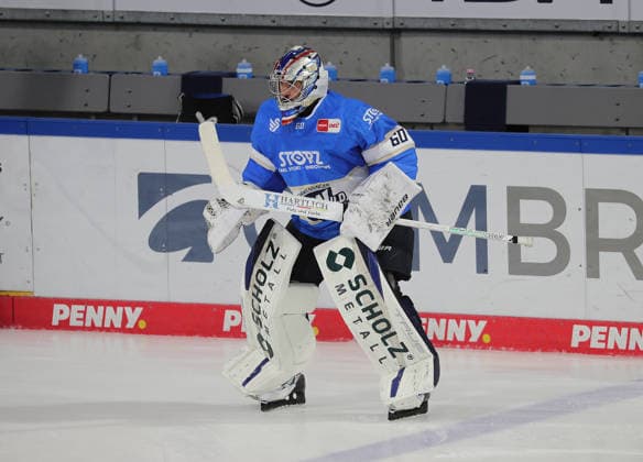 Warm up Joacim Eriksson (Schwenninger Wild Wings) Eishockey, DEL, Penny DEL, Herren, Maenner, Saison 2026 2027 Grizzlys Wolfsburg gegen Schwenninger Wild Wings