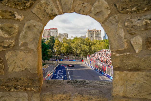 FORMULA 1 AZERBAIJAN GRAND PRIX 2026 Charles Leclerc (MON) 16 Ferrari qualifying during the Formula 1 Qatar Airways Azerbaijan Grand Prix 2026, Round 15 of the 2026 Formula 1 World Championship, WM, Weltmeisterschaft from 24th - 26th September 2026 at the Baku City Circuit, Baku, Azerbaijan. Credit: Robbie Hoad Every Second Media Editorial use only. All images are copyright Every Second Media Limited. No images may be reproduced without prior permission. Copyright: xIMAGO EveryxSecondxMediax ESM-2183-0340 RobbiexHoadx xEveryxSecondxMediax