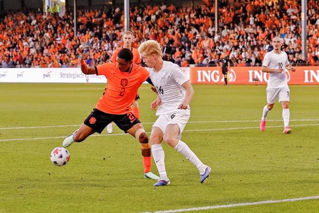 DEVENTER , 25-09-2026 , Stadium De Adelaarshorst , season 2026 2027 , EURO U-21 Qualification football . match between Netherlands U-21 and Norway U-21, Picture shows Netherlands U21, U 21 player Givairo Read vs Norway U21 player Jakob Hansen Netherlands U21 - Norway U21  x207557811x Copyright:
