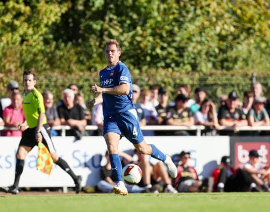 Tim Siersleben (1. FC Heidenheim 1846 e. V., 4) mit einem Pass GER, VfB Stuttgart vs. 1. FC Heidenheim 1846, Fussball, Freundschaftsspiel, Spielzeit 2026 2027, 25.09.2026 GER, VfB Stuttgart vs. 1. FC Heidenheim 1846, Fussball, Freundschaftsspiel, Spielzeit 2026 2027, 25.09.2026 Beutelsbach Copyright: xEibner-Pressefoto SoerenxHerwegx EP_SHG
