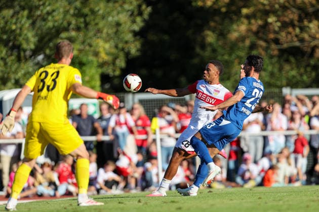 Nikolas Terkelsen Nartey (VfB Stuttgart, 28) mit einem Schuss GER, VfB Stuttgart vs. 1. FC Heidenheim 1846, Fussball, Freundschaftsspiel, Spielzeit 2026 2027, 25.09.2026 GER, VfB Stuttgart vs. 1. FC Heidenheim 1846, Fussball, Freundschaftsspiel, Spielzeit 2026 2027, 25.09.2026 Beutelsbach Copyright: xEibner-Pressefoto SoerenxHerwegx EP_SHG