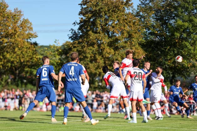 Torchance für Heidenheim durch Mikkel Kaufmann (1. FC Heidenheim 1846 e. V., 29) GER, VfB Stuttgart vs. 1. FC Heidenheim 1846, Fussball, Freundschaftsspiel, Spielzeit 2026 2027, 25.09.2026 GER, VfB Stuttgart vs. 1. FC Heidenheim 1846, Fussball, Freundschaftsspiel, Spielzeit 2026 2027, 25.09.2026 Beutelsbach Copyright: xEibner-Pressefoto SoerenxHerwegx EP_SHG
