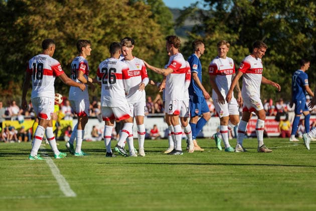 Der Jubel ist groß nach dem 1:0 durch Atakan Karazor (VfB Stuttgart, 16) GER, VfB Stuttgart vs. 1. FC Heidenheim 1846, Fussball, Freundschaftsspiel, Spielzeit 2026 2027, 25.09.2026 GER, VfB Stuttgart vs. 1. FC Heidenheim 1846, Fussball, Freundschaftsspiel, Spielzeit 2026 2027, 25.09.2026 Beutelsbach Copyright: xEibner-Pressefoto SoerenxHerwegx EP_SHG