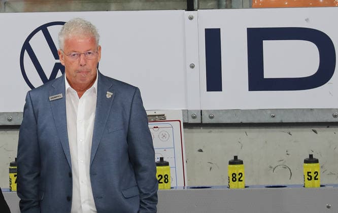 Sportdirektor Karl-Heinz Fliegauf (Grizzlys Wolfsburg) Eishockey, DEL, Penny DEL, Herren, Maenner, Saison 2026 2027 Grizzlys Wolfsburg gegen Schwenninger Wild Wings