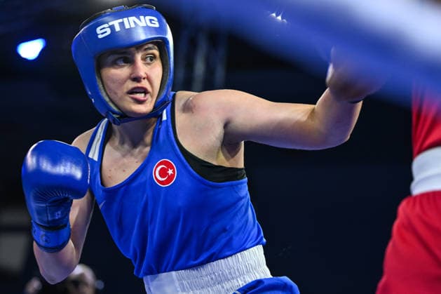 2026 European Boxing Championships SOFIA, BULGARIA - SEPTEMBER 25: Busenaz Surmeneli (blue) of Turkiye in action against Chantelle Reid (red) of United Kingdom during the Elite Women s 70kg Final at the 2026 European Elite Boxing Championships at Asics Arena Sports Hall in Sofia, Bulgaria, on September 25, 2026. Artur Widak Anadolu Sofia Bulgaria. Editorial use only. Please get in touch for any other usage.  Copyright: x2026xAnadoluxArturxWidakx