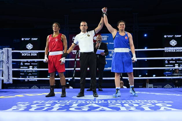 2026 European Boxing Championships SOFIA, BULGARIA - SEPTEMBER 25: Busenaz Surmeneli (R) of Turkiye wins against Chantelle Reid (L) of United Kingdom during the Elite Women s 70kg Final at the 2026 European Elite Boxing Championships at Asics Arena Sports Hall in Sofia, Bulgaria, on September 25, 2026. Artur Widak Anadolu Sofia Bulgaria. Editorial use only. Please get in touch for any other usage.  Copyright: x2026xAnadoluxArturxWidakx