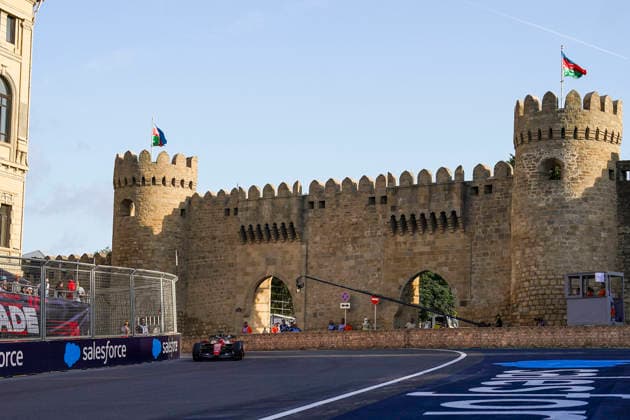 FORMULA 1 AZERBAIJAN GRAND PRIX 2026 Charles Leclerc (MON) 16 Ferrari qualifying during the Formula 1 Qatar Airways Azerbaijan Grand Prix 2026, Round 15 of the 2026 Formula 1 World Championship, WM, Weltmeisterschaft from 24th - 26th September 2026 at the Baku City Circuit, Baku, Azerbaijan. Credit: Robbie Hoad Every Second Media Editorial use only. All images are copyright Every Second Media Limited. No images may be reproduced without prior permission. Copyright: xIMAGO EveryxSecondxMediax ESM-2183-0366 RobbiexHoadx xEveryxSecondxMediax