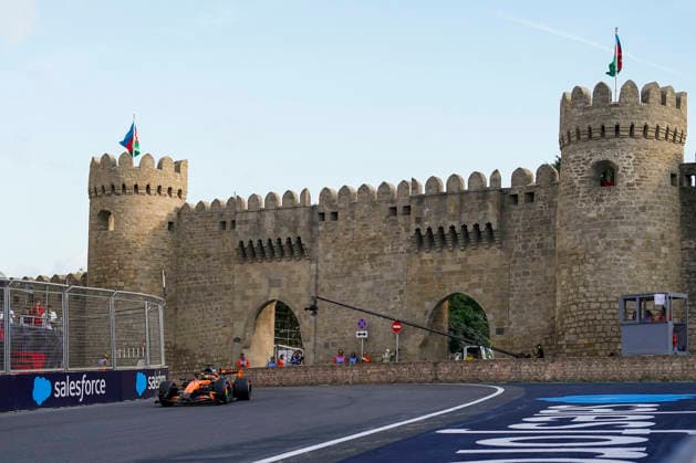 FORMULA 1 AZERBAIJAN GRAND PRIX 2026 Oscar Piastri (AUS) 81 McLaren qualifying during the Formula 1 Qatar Airways Azerbaijan Grand Prix 2026, Round 15 of the 2026 Formula 1 World Championship, WM, Weltmeisterschaft from 24th - 26th September 2026 at the Baku City Circuit, Baku, Azerbaijan. Credit: Robbie Hoad Every Second Media Editorial use only. All images are copyright Every Second Media Limited. No images may be reproduced without prior permission. Copyright: xIMAGO EveryxSecondxMediax ESM-2183-0372 RobbiexHoadx xEveryxSecondxMediax