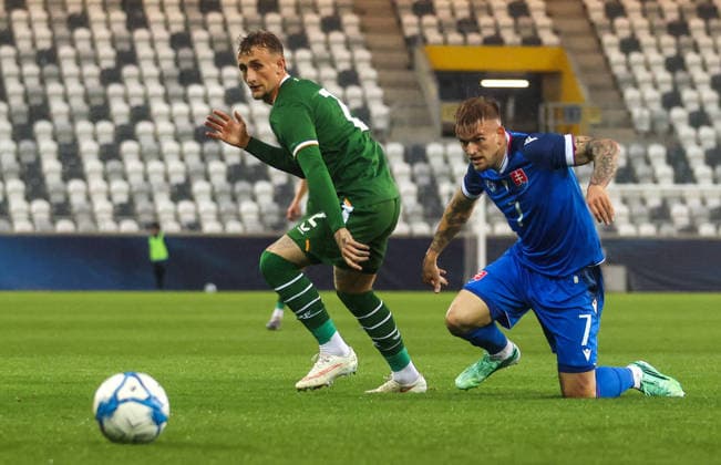 2027 UEFA Under 21 European Qualifier, Kosicka Futbalova Arena, Kosice, Slovakia 25 9 2026 Slovakia vs Republic of Ireland Ireland™s Sam Curtis with Matej Riznic of Slovakia Sam Curtis with Matej Riznic 25 9 2026  Copyright: xAleksandarxDjorovicx AS4A3116
