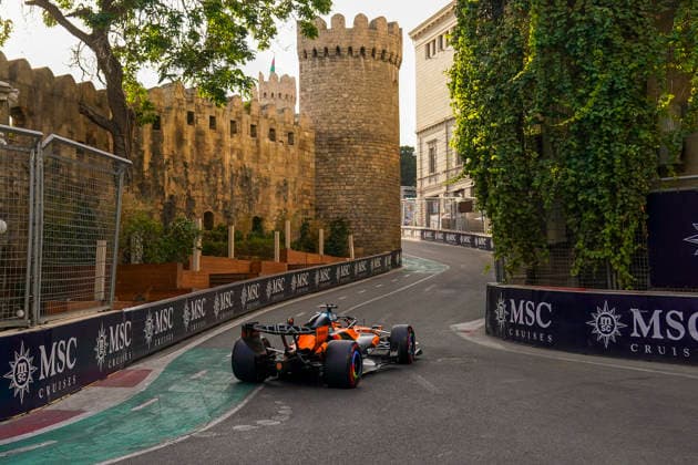 FORMULA 1 AZERBAIJAN GRAND PRIX 2026 Oscar Piastri (AUS) 81 McLaren qualifying during the Formula 1 Qatar Airways Azerbaijan Grand Prix 2026, Round 15 of the 2026 Formula 1 World Championship, WM, Weltmeisterschaft from 24th - 26th September 2026 at the Baku City Circuit, Baku, Azerbaijan. Credit: Robbie Hoad Every Second Media Editorial use only. All images are copyright Every Second Media Limited. No images may be reproduced without prior permission. Copyright: xIMAGO EveryxSecondxMediax ESM-2183-0385 RobbiexHoadx xEveryxSecondxMediax