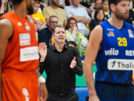 Ty Harrelson (Ratiopharm Ulm, Cheftrainer) GER, Phoenix Hagen vs ratiopharm Ulm, easyCredit BBL, 2. Spieltag, Saison 2026-27, Krollmann Arena, Hagen, 25.09.2026 Foto: HMB Media Scott W. Coleman Copyright: HMBxMedia xScottxW.xColeman