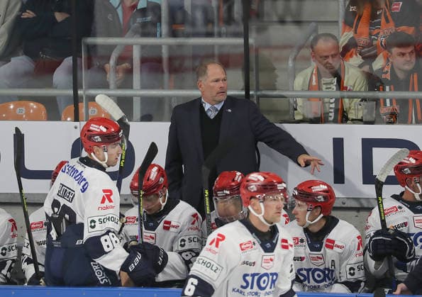 Coach Steve Walker (Schwenninger Wild Wings) Eishockey, DEL, Penny DEL, Herren, Maenner, Saison 2026 2027 Grizzlys Wolfsburg gegen Schwenninger Wild Wings