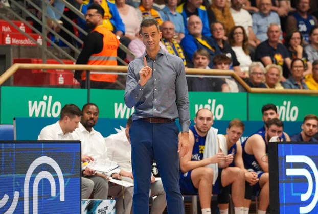 Chris Harris (Phoenix Hagen, Cheftrainer) gestikuliert. GER, Phoenix Hagen vs ratiopharm Ulm, easyCredit BBL, 2. Spieltag, Saison 2026-27, Krollmann Arena, Hagen, 25.09.2026 Foto: HMB Media Scott W. Coleman Copyright: HMBxMedia xScottxW.xColeman