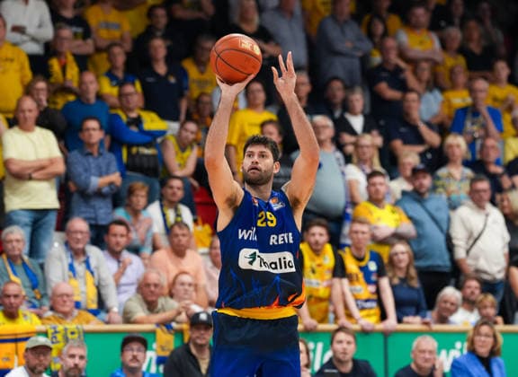 Patricio Garino (Phoenix Hagen, 29) wirft auf den Korb. GER, Phoenix Hagen vs ratiopharm Ulm, easyCredit BBL, 2. Spieltag, Saison 2026-27, Krollmann Arena, Hagen, 25.09.2026 Foto: HMB Media Scott W. Coleman Copyright: HMBxMedia xScottxW.xColeman