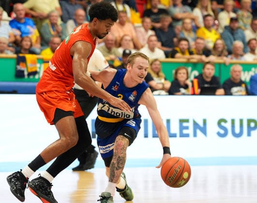 Adam Kunkel (Phoenix Hagen, 3) am Ball. GER, Phoenix Hagen vs ratiopharm Ulm, easyCredit BBL, 2. Spieltag, Saison 2026-27, Krollmann Arena, Hagen, 25.09.2026 Foto: HMB Media Scott W. Coleman Copyright: HMBxMedia xScottxW.xColeman