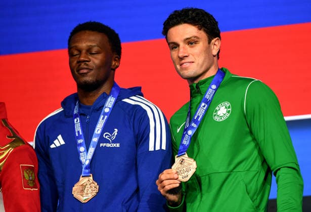 2026 European Boxing Elite Championships, Asics Arena Sports Hall, Sofia, Bulgaria 25 9 2026 Ireland™s Jon McConnell is presented with his gold medal Jon McConnell is presented with his gold medal 25 9 2026  Copyright: xx VD5_0699