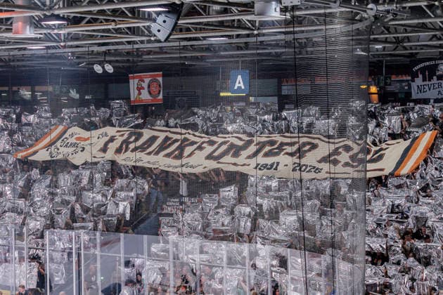 Penny DEL: Löwen Frankfurt - Nürnberg Ice Tigers, 25.09.2026 Choreographie der Löwe nFrankfurt Fans, Löwen Frankfurt - Nürnberg Ice Tigers, Frankfurt, NIX Eissporthalle, 25.9.2026 Copyright: xBEAUTIFULxSPORTS Gawlikx