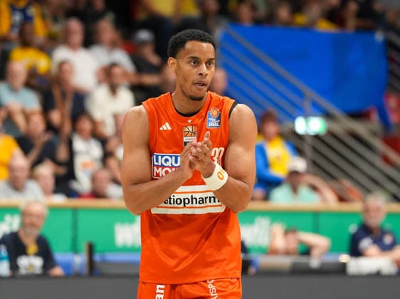 Jaylen Sims (Ratiopharm Ulm, 30) reagiert. GER, Phoenix Hagen vs ratiopharm Ulm, easyCredit BBL, 2. Spieltag, Saison 2026-27, Krollmann Arena, Hagen, 25.09.2026 Foto: HMB Media Scott W. Coleman Copyright: HMBxMedia xScottxW.xColeman