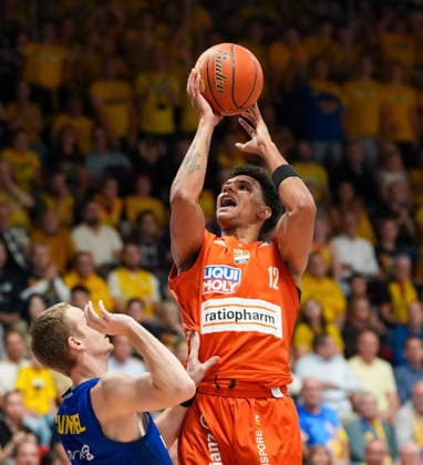 Michael Rataj (Ratiopharm Ulm, 12) wirft auf den Korb. GER, Phoenix Hagen vs ratiopharm Ulm, easyCredit BBL, 2. Spieltag, Saison 2026-27, Krollmann Arena, Hagen, 25.09.2026 Foto: HMB Media Scott W. Coleman Copyright: HMBxMedia xScottxW.xColeman