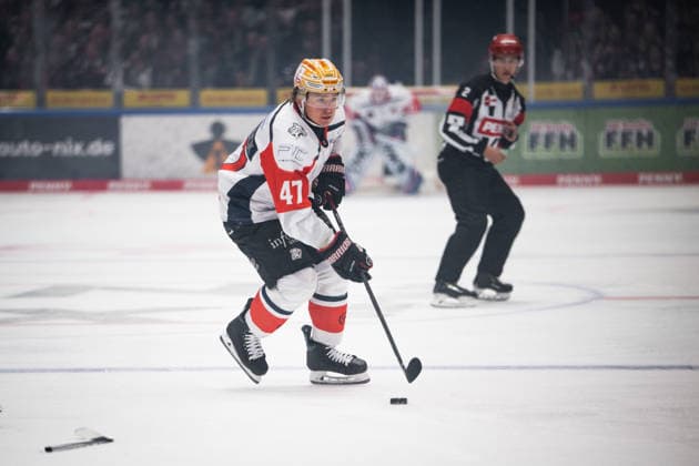 Owen Headrick (Nuernberg Ice Tigers, 47) GER, Loewen Frankfurt vs. Nuernberg Ice Tigers, Eishockey, Penny DEL, 3. Spieltag, Saison 2026 2027, 25.09.2026 Eibner-Pressefoto Attila Ziga GER, Loewen Frankfurt vs. Nuernberg Ice Tigers, Eishockey, Penny DEL, 3. Spieltag, Saison 2026 2027, 25.09.2026 Frankfurt Copyright: xEibner-Pressefotox EP_AZA