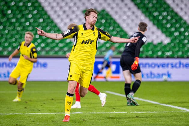 Jannik Mause (SC Fortuna Koeln, 37) jubelt ueber das Tor zum 1:2 GER, TSV Havelse vs. SC Fortuna Koeln, Fussball, 3. Liga, 7. Spieltag, Spielzeit 2026 2027, 25.09.2026 DFL Regulations prohibit any use of photographers as image sequences and or quasi-video. GER, TSV Havelse vs. SC Fortuna Koeln, Fussball, 3. Liga, 7. Spieltag, Spielzeit 2026 2027, 25.09.2026 Hannover Copyright: xEibner-Pressefoto JanxRollingerx EP_JSK