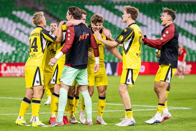Die Spieler von SC Fortuna Koeln jubeln ueber das Tor zum 1:2 durch Jannik Mause (SC Fortuna Koeln, 37) GER, TSV Havelse vs. SC Fortuna Koeln, Fussball, 3. Liga, 7. Spieltag, Spielzeit 2026 2027, 25.09.2026 DFL Regulations prohibit any use of photographers as image sequences and or quasi-video. GER, TSV Havelse vs. SC Fortuna Koeln, Fussball, 3. Liga, 7. Spieltag, Spielzeit 2026 2027, 25.09.2026 Hannover Copyright: xEibner-Pressefoto JanxRollingerx EP_JSK