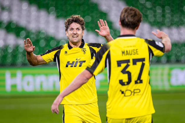 (L-R) Enzo Wirtz (SC Fortuna Koeln, 09) (Torschuetze) und Jannik Mause (SC Fortuna Koeln, 37) jubeln ueber das Tor zum 1:3 GER, TSV Havelse vs. SC Fortuna Koeln, Fussball, 3. Liga, 7. Spieltag, Spielzeit 2026 2027, 25.09.2026 DFL Regulations prohibit any use of photographers as image sequences and or quasi-video. GER, TSV Havelse vs. SC Fortuna Koeln, Fussball, 3. Liga, 7. Spieltag, Spielzeit 2026 2027, 25.09.2026 Hannover Copyright: xEibner-Pressefoto JanxRollingerx EP_JSK