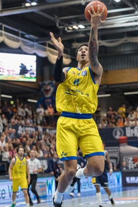 Ira Lee (Jena, 44), Konter, Syntainics MBC vs. Science City Jena, BBL, Basketball Männer, 1. Bundesliga, 2. Spieltag, Saison 2026 27, 25.09.2026. Weißenfels Stadthalle Sachsen-Anhalt Deutschland