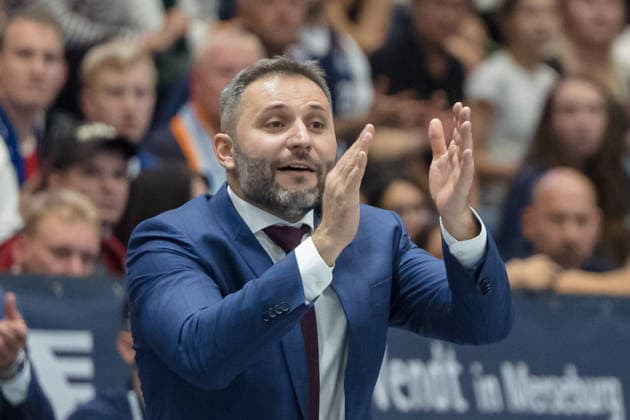Vladimir Jovanovic (MBC, Head Coach), Syntainics MBC vs. Science City Jena, BBL, Basketball Männer, 1. Bundesliga, 2. Spieltag, Saison 2026 27, 25.09.2026. Weißenfels Stadthalle Sachsen-Anhalt Deutschland