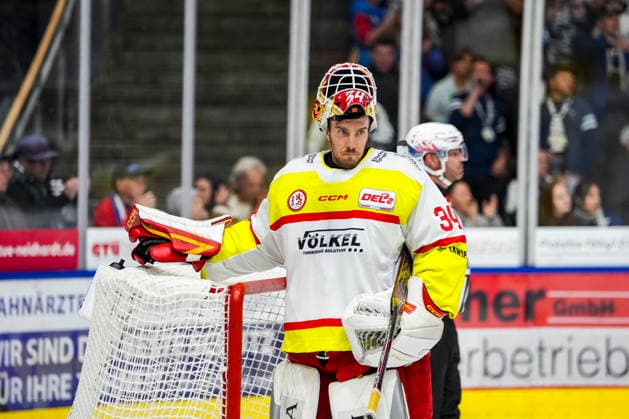 Jonas Langmann (Duesseldorfer EG, 34), GER, Ravensburg Towerstars vs. Duesseldorfer EG, Eishockey, DEL2 Hauptrunde, 3. Spieltag, Spielzeit 2026 2027, 25.09.2026 GER, Ravensburg Towerstars vs. Duesseldorfer EG, Eishockey, DEL2 Hauptrunde, 3. Spieltag, Spielzeit 2026 2027, 25.09.2026 Ravensburg Copyright: xEibner-Pressefoto MaximilianxRistx EP_MRT