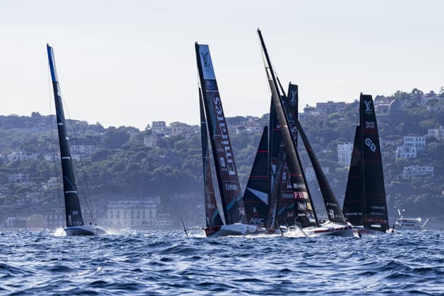 IPA88968198 - Day 1 of the Louis Vuitton 38th America s Cup Preliminary Regatta in Naples. AC40 foiling one-designs racing across the Gulf of Naples, featuring intense fleet action from all participating syndicates, including Emirates Team New Zealand, Luna Rossa Prada Pirelli, GB1, Tudor Team Alinghi, and other international teams on the official race course. During the Louis Vuitton 38th America s Cup Preliminary Regatta in Naples, a sailing race in Naples, Italy, on September 25, 2026 Copyright: xCarloxDixSanto IPAxSportx xx IPA88968198