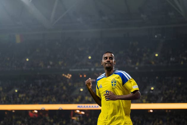 260925 Alexander Isak of Sweden celebrates after scoring 1-0 during the Nations League football match between Sweden and Romania on September 25, 2026 in Stockholm. Photo: Emma Wallskog BILDBYRAN kod EW JM0854 bbeng fotboll football soccer fotball nations league uefa nations league sverige sweden sverige a rumänien romania jubel Copyright: EMMAxWALLSKOG BB260925EW026