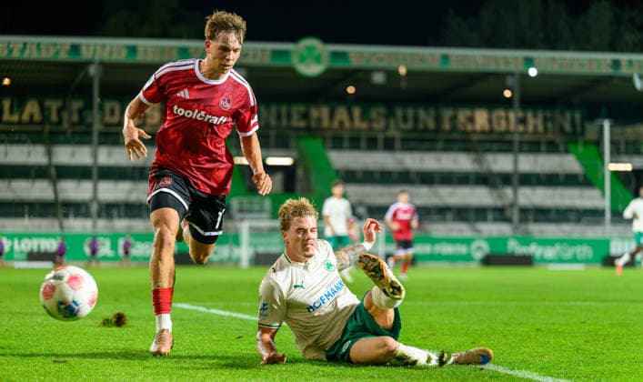 25.09.2026 - Fussball - Saison 2026 2027 - Regionalliga Bayern - 11. Spieltag: SpVgg Greuther Fürth 2 - 1. FC Nürnberg 2 - JoTe - xjoxtex - Moritz Wiezorrek (17, 1. FC Nürnberg FCN II ) Loris Giandomenico (20, SpVgg Greuther Fürth II )