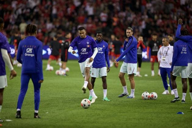 Turkiye v France - UEFA Nations League KOCAELI, TURKIYE - SEPTEMBER 25: France national team, Nationalteam players take to the pitch to warm up ahead of the UEFA Nations League A League Group 1 match between Turkiye and France at Kocaeli Stadium in Kocaeli, Turkiye, on September 25, 2026. Tahir Turan Eroglu Anadolu Kocaeli Turkey. Editorial use only. Please get in touch for any other usage.  Copyright: x2026xAnadoluxTahirxTuranxEroglux
