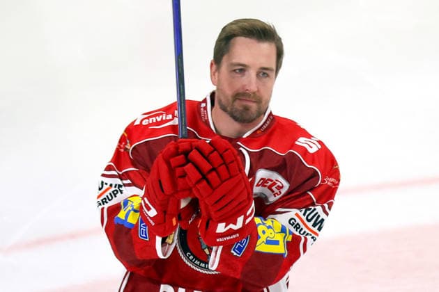 Sahnpark Crimmitschau 25.09.2026 Saison 2026 27 Eishockey 2. Bundesliga Hauptrunde Spiel 3 Kunsteisstadion Sachsen Eispiraten Eispiraten - Dresdner Eislöwen Verabschiedung Andre Schiedzold Ex Kapitän und Eigengewächs vom EPC Crimmitschau Sachsen Germany