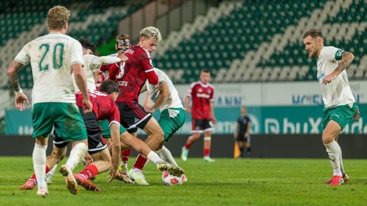 25.09.2026 - Fussball - Saison 2026 2027 - Regionalliga Bayern - 11. Spieltag: SpVgg Greuther Fürth 2 - 1. FC Nürnberg 2 - JoTe - xjoxtex - Levin Chiumento (9, 1. FC Nürnberg FCN II ) Yannick Scholz (14, SpVgg Greuther Fürth II )