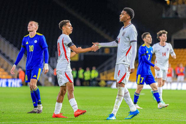 England Under 21 v Kazakhstan Under 21 UEFA EURO, EM, Europameisterschaft,Fussball U21, U 21 2027 Qualifiers Josh Acheampong (right) celebrates with his team-mate Joshua King of England Under 21 after scoring his sides first goal during the UEFA Euro U21 2027 Qualifiers match at Molineux, Wolverhampton 25 09 2026 UK Newspapers OUT Copyright: xBenxCookx FIL-23997-0015