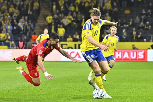 Romania s Vladimir Screciu and Sweden s Viktor Gyökeres during the Nations League football match, League B group 4, between Sweden and Romania at Strawberry Arena, Stockholm Sweden September 25, 2026. STOCKHOLM SWEDEN x10090x