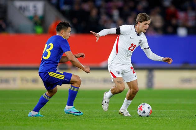 Wolverhampton, England, 25th September 2026. Sydie Peck of England U21, U 21 and Mansur Birkurmanov of Kazakhstan U21 during the England U21 vs Kazakhstan U21 UEFA European Under-21 Championship Qualifier match at Molineux, Wolverhampton. Picture credit should read: James Baylis Sportimage EDITORIAL USE ONLY. No use with unauthorised audio, video, data, fixture lists, club league logos or live services. Online in-match use limited to 120 images, no video emulation. No use in betting, games or single club league player publications. 024_SPI_JB_U21_ENGLAND_KAZAKHSTAN SPI-5018-0024