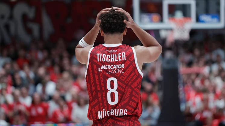 Im Bild: Enttaeuschung bei Brandon Tischler (Wuerzburg Baskets, 8) 25.09.2026, Fitness First Wuerzburg Baskets vs. EWE Baskets Oldenburg, easyCredit BBL, 2. Spieltag, Deutschland, 97072, tectake-Arena Wuerzburg, Copyright: HMBxMedia xJulienxBecker