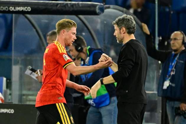 Italy v Belgium - UEFA Nations League 2026 ROME, ITALY - SEPTEMBER 25 : De Bruyne Kevin forward of Belgium and Van Bommel Mark head coach of Belgium during the UEFA Nations League tournament league phase matchday 1 group A1 match between Italy and Belgium on September 25, 2026 in Rome, Italy, 25 09 2026 Rome Italy  Copyright: xJanxDexMeuleneirx